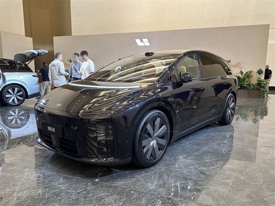 Li I8 Standard Edition 2025 Li I8 Standard Edition 2025